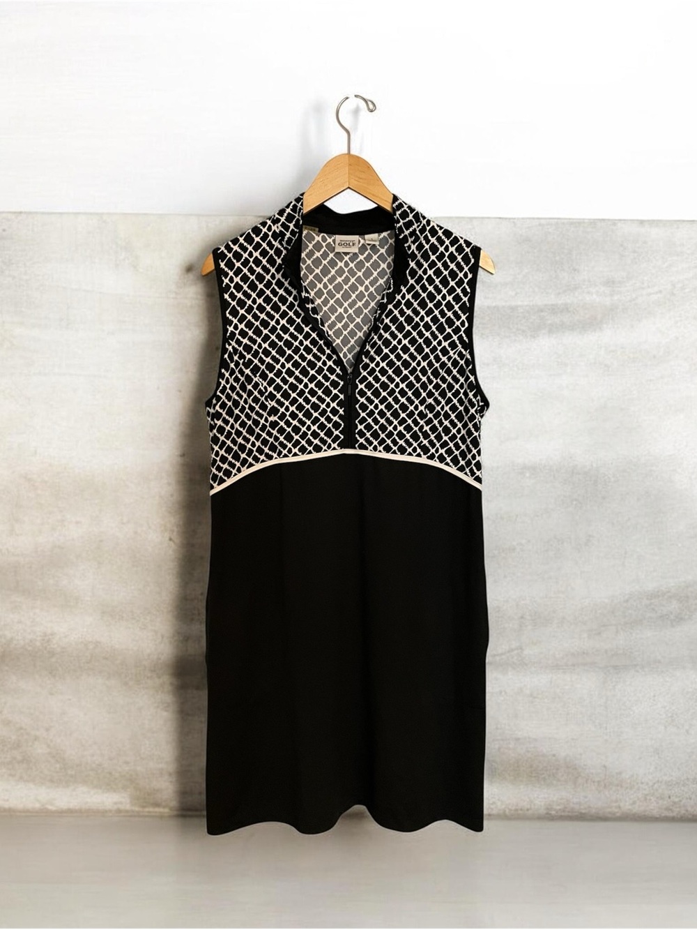 Sleeveless Zipper-front Golf Dress (XL)